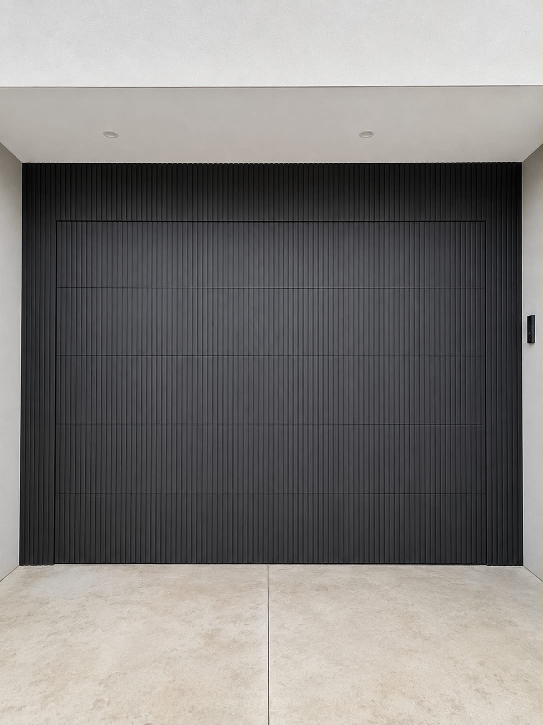 Feature garage door